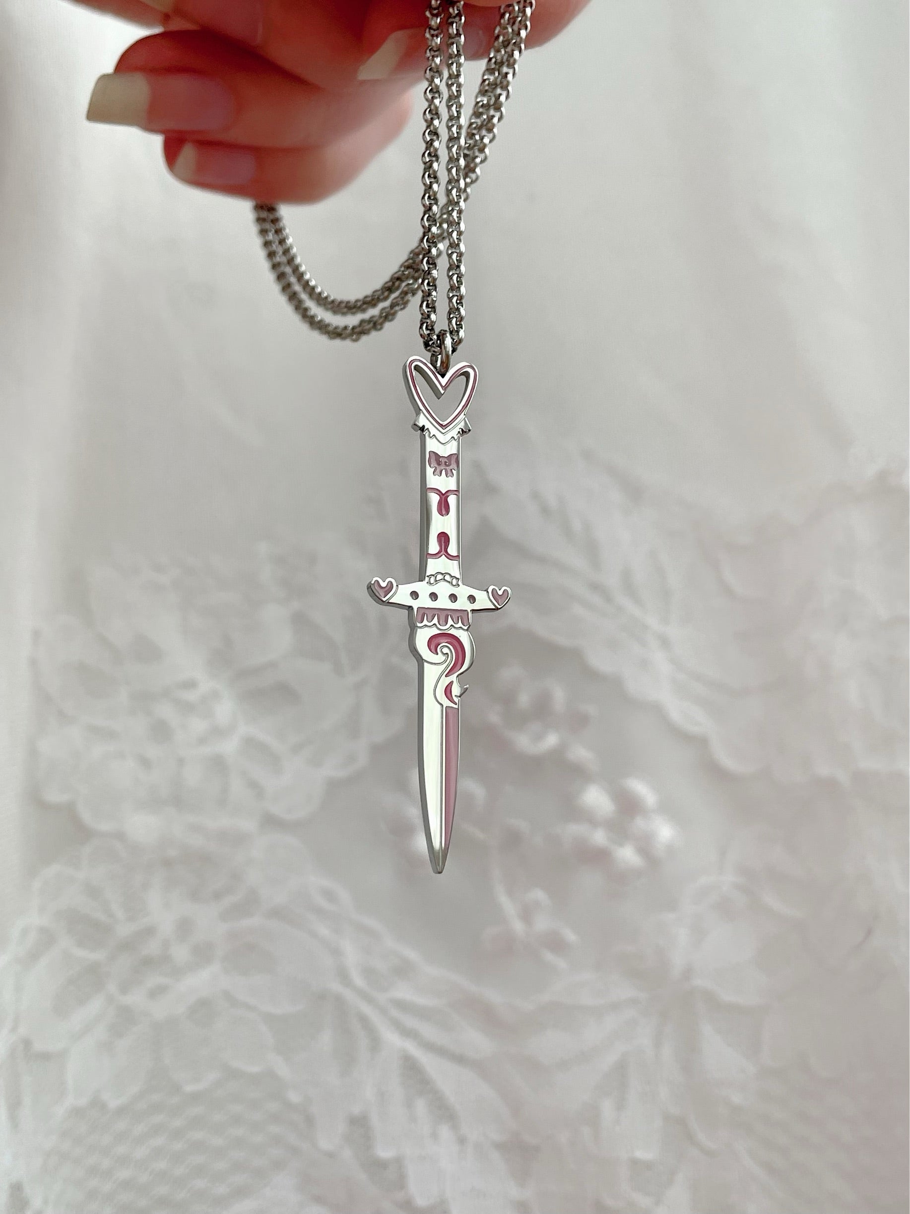 Elita switchblade necklace hotsell